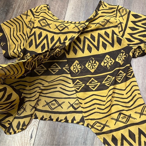 Kirra Sheer Tribal pattern Open Back Blouse - Picture 5 of 5
